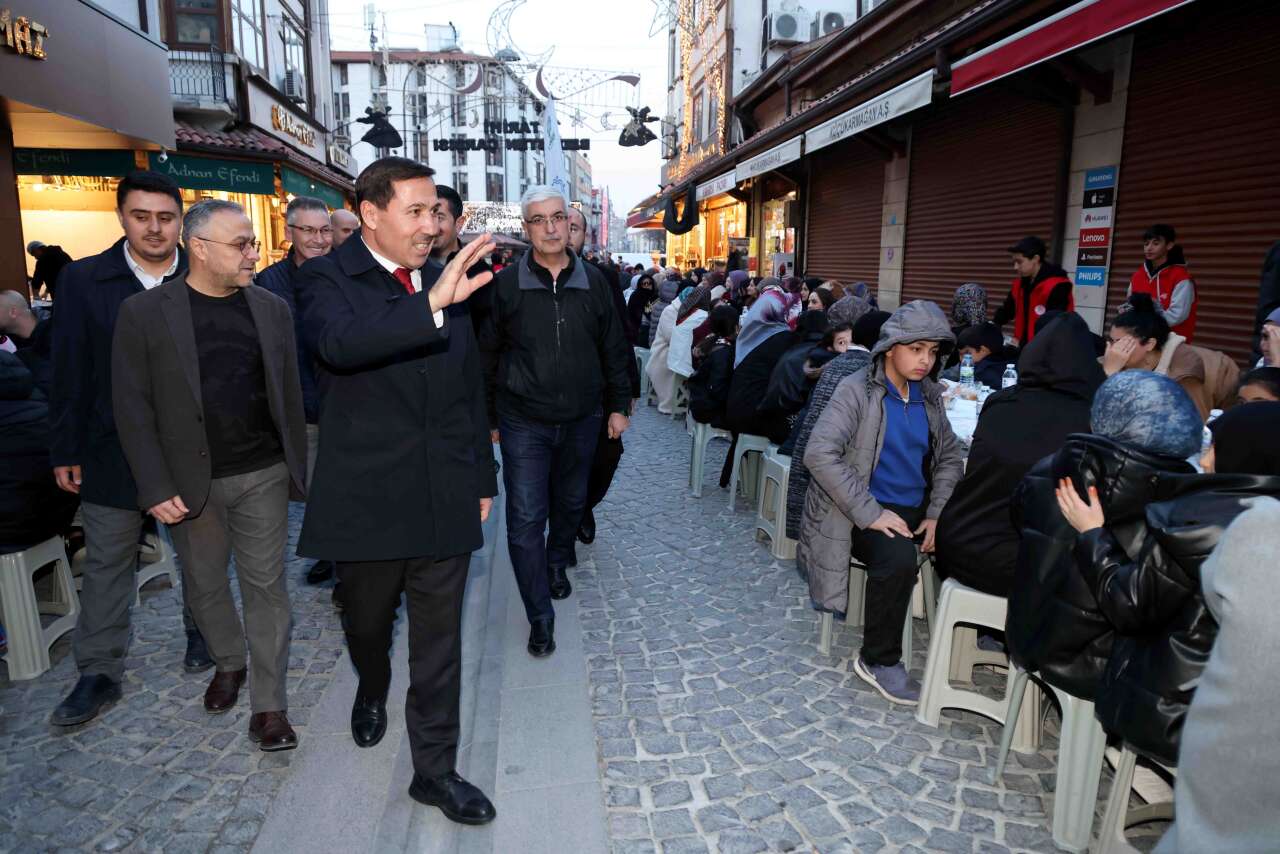 Karatay’da Kadir Gecesi’nde kardeşlik sofraları kuruldu 2